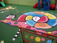 /album/galeria-de-fotos/calcada-girafa-amarelinha-etrilha-sensorial5-jpg/